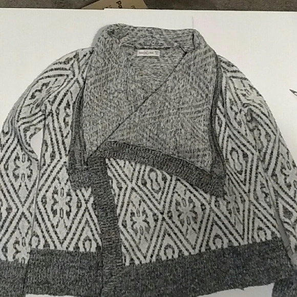 Abercrombie and Fitch Asymmetrical Open Cardigan - Picture 2 of 4